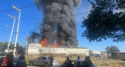 Se incendia fábrica de veladoras en Tepotzotlán