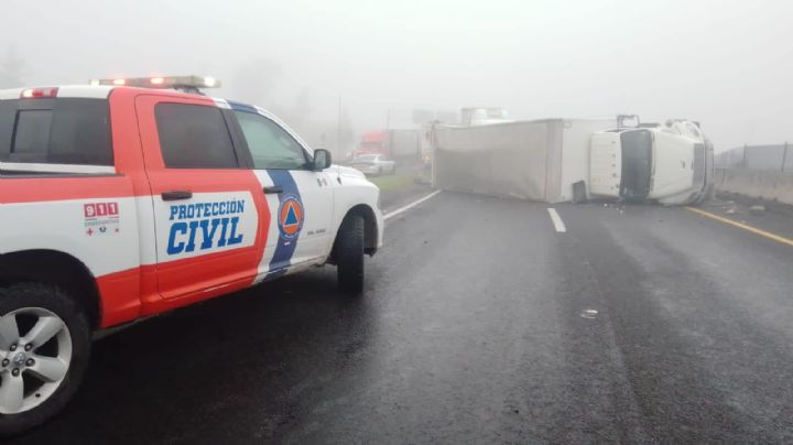 Densa neblina cubre el estado, causa choques en carretera y atrasos en vuelos