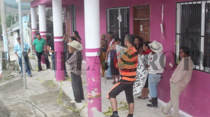 Pobladores de Carrizal, en Papantla vuelven a tomar agencia municipal