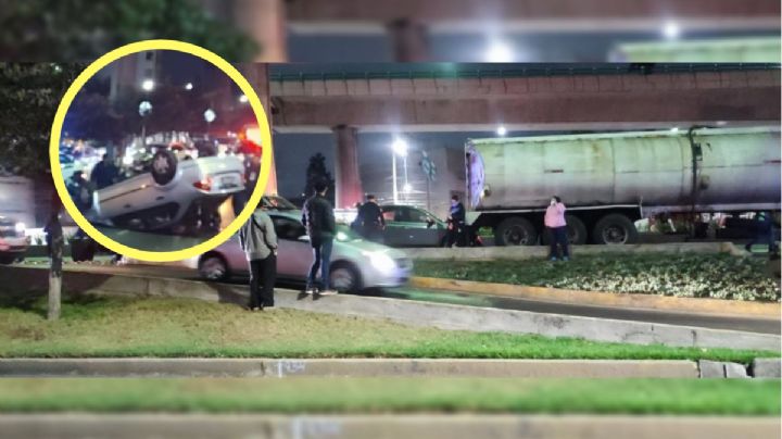 Choque múltiple en Periférico con pipa de agua deja volcado un automóvil