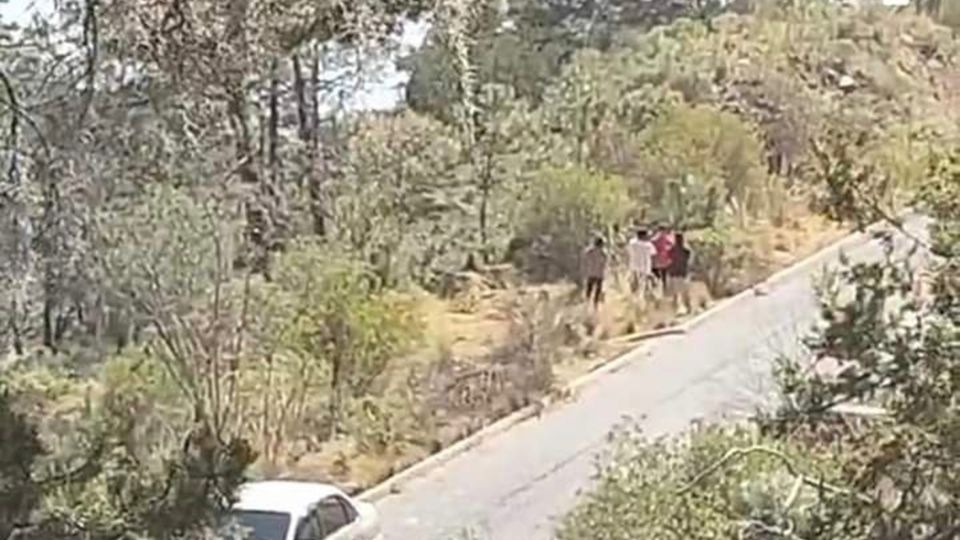 Automovilistas reportaron a los números de emergencia sobre los cuerpos carretera Libres-Altzayanca