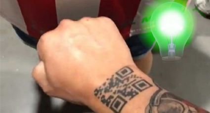 VIDEO: Aficionado se tatuó el código QR de su abono y entró al estadio