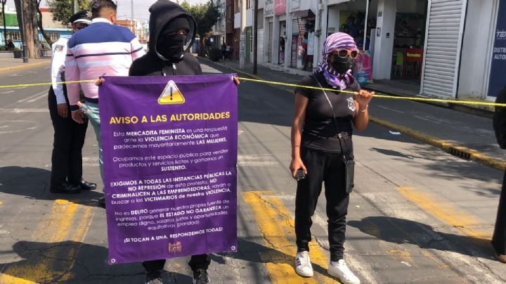 Colectivas feministas evitan desalojo de mercado de mujeres en parque Simón Bolívar, Toluca