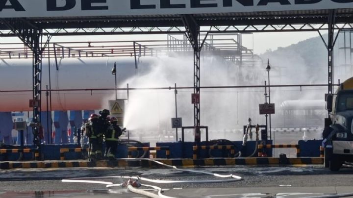 Evacuan empresa Unigas en San Juanico por fuga de gas LP