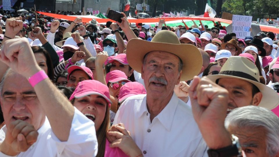 Pide Fox en Twitter unirse a la marca contra el Plan de B de López Obrador