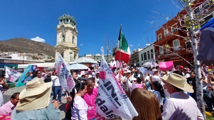 "En Hidalgo, mi voto no se toca"; marchan a favor del INE | FOTOS