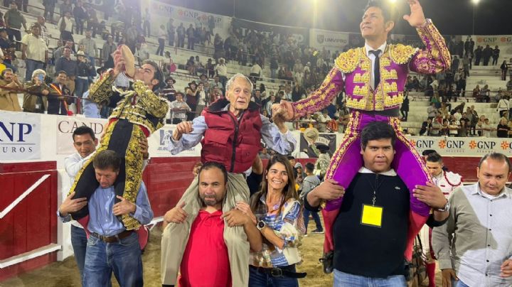 Broche de oro a temporada taurina de León: orejas, dianas y arrastres lentos