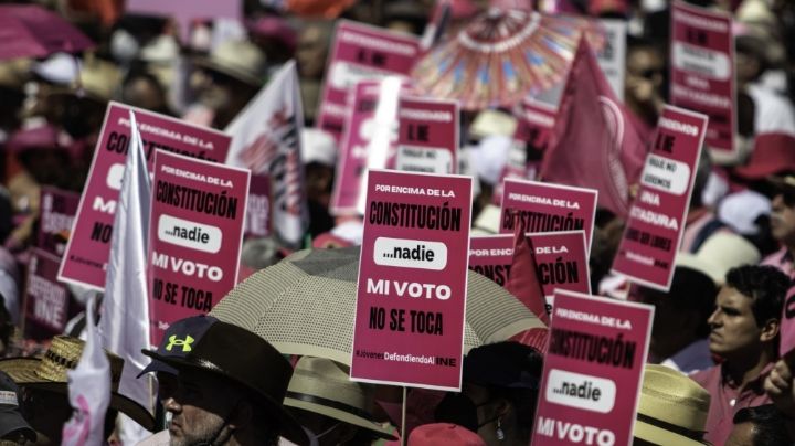 CRÓNICA: La ola rosa confía en la Corte para frenar el Plan B