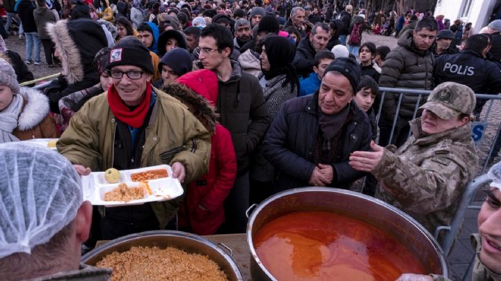Se dispara número de muertos en Turquía y Siria por los terremotos