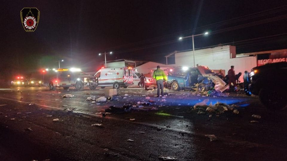 Tres jóvenes fallecieron en accidente ocurrido en la carretera San Miguel de Allende-Querétaro.