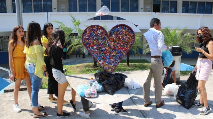 Juntan 10 mil tapitas para ayudar a niños con cáncer en universidad de Veracruz