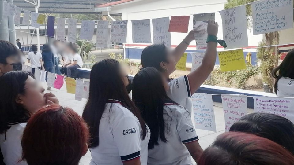 Entre este miércoles y jueves, cientos de alumnas organizaron actividades para evidenciar a maestros y estudiantes que, por lo regular, molestan a las jóvenes, o les piden fotos.