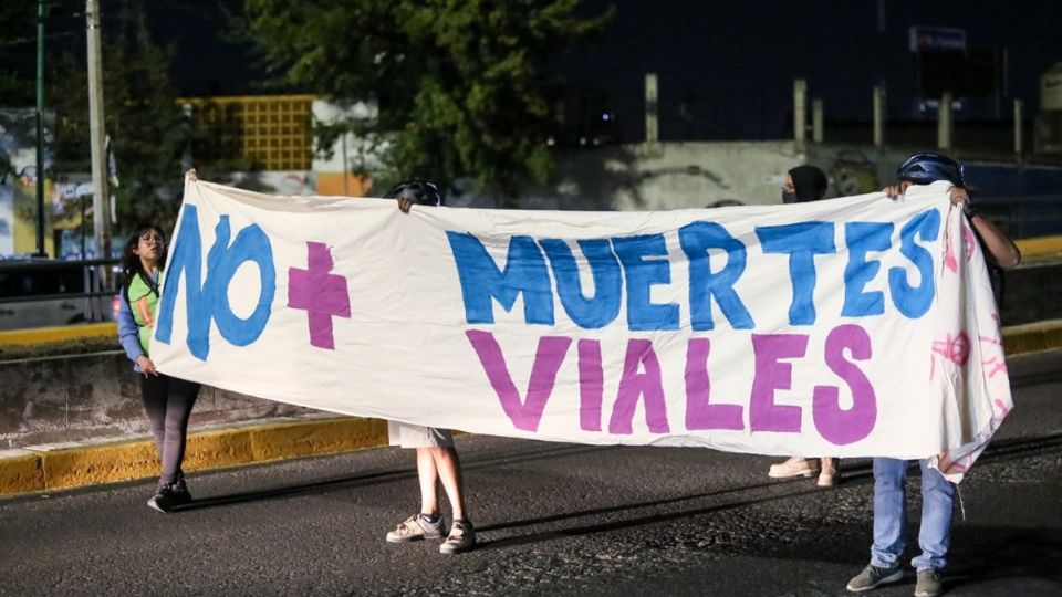 Ciclistas se manifiestan en Toluca para exigir ciclovías y seguridad vial