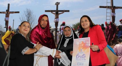 Cruz de 90 kilos y azotes, así es el viacrucis tradicional de Acatlán, Hidalgo