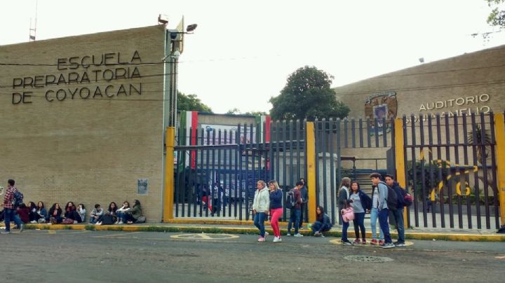 Estudiantes toman Prepa 6, denuncian casos de abuso sexual dentro de la UNAM