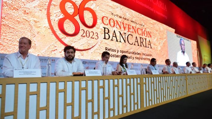 Banqueros creen que el país "solo verá pasar" la crisis financiera