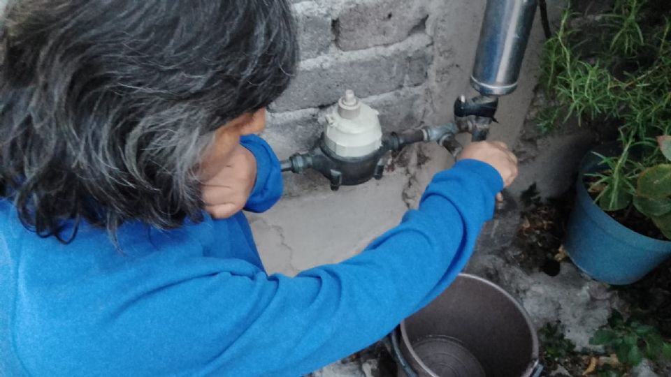 Vecinos de municipios como Atizapán y Naucalpan alertan que la falta de agua potable es una problemática que se ha agravado.