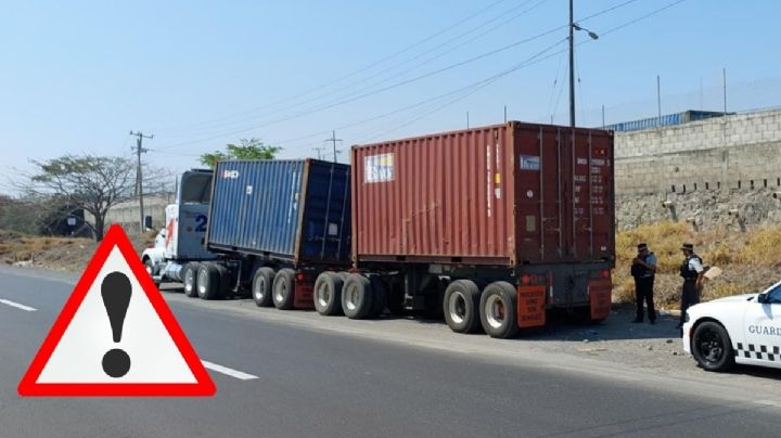 Tráiler mata a dos motociclistas en carretera Santa Fe y chofer huye