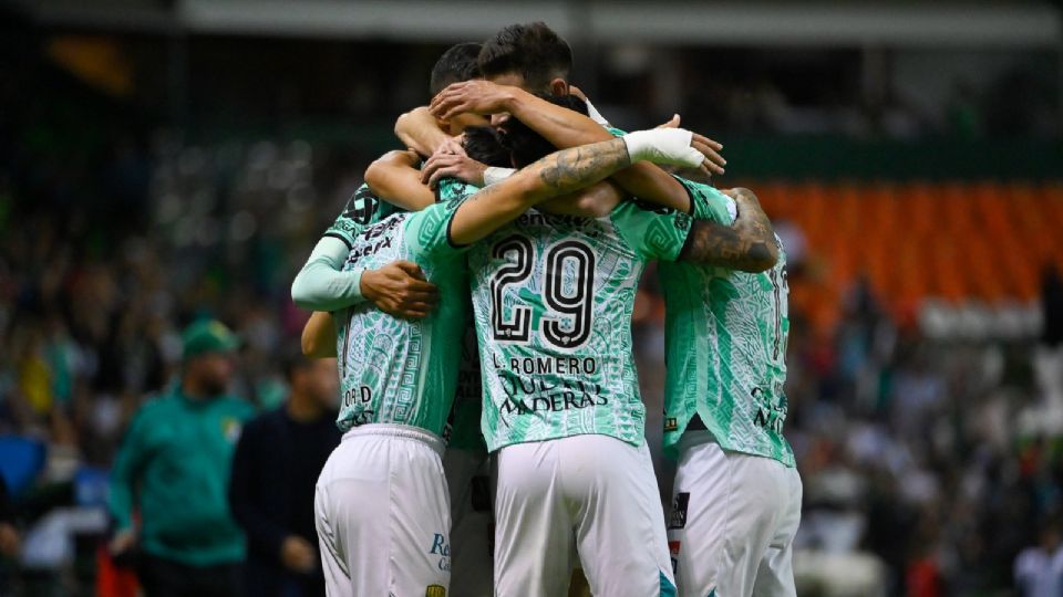 El equipo León obtuvo un claro e importante triunfo sobre el Santos Laguna, la noche de este domingo.