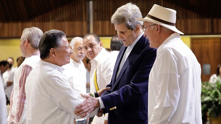 Menchaca participa en reunión con John Kerry, enviado presidencial de EU para el clima