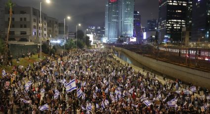 Israel: Protestan cientos de miles con violencia; exigen destitución del ministro de defensa