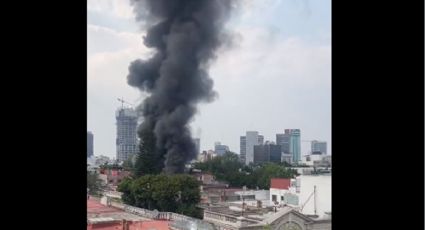 VIDEOS: En plena contingencia, CDMX reporta fuerte incendio en la colonia Juárez