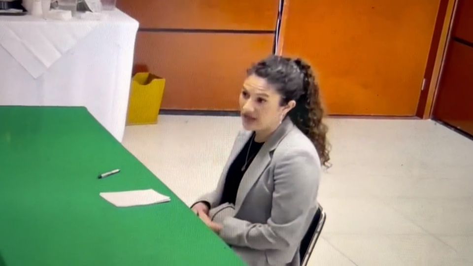 En el video, la favorita para presidir el INE a partir del 4 de abril próximo, se declaró lista para trabajar por un INE 'que no pierda la brújula' y, de llegar al cargo, hará más con menos