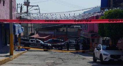 VIDEO: Balacera en Ecatepec; asesinan a hombre con arma larga y hieren a una mujer