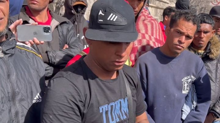 "Nos tratan como animales"; migrantes protestan afuera del INM en Ciudad Juárez