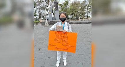Estudiante UV toma la presión en parque de Xalapa para pagar estudios