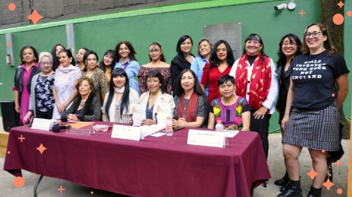 Escritoras que besan: la importancia del arte colectivo entre mujeres