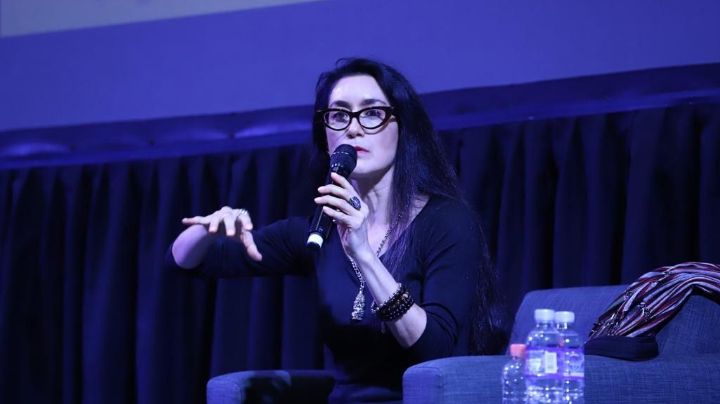 Avelina Lésper habla en la UG de “El fraude del arte contemporáneo” 