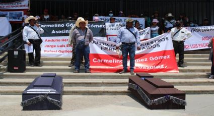 FOTOS | Con ataúdes protestan frente a Fiscalía de Chiapas; pobladores exigen justicia