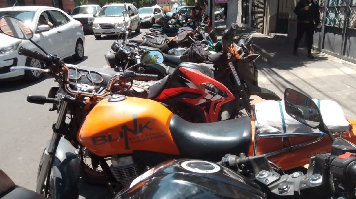 Motociclistas denuncian extorsión en operativos de transito en Tlalnepantla