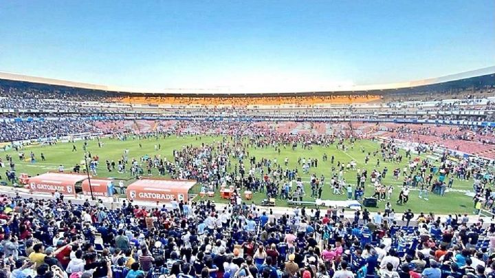 Los millones que han perdido los Gallos Bancos a raíz del castigo por la violencia en La Corregidora