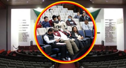 Aparecen botargas de López Obrador y Marcelo Ebrard en el Congreso de Hidalgo