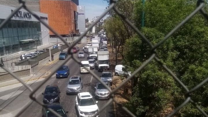 Intensa movilización policíaca obstruye la circulación en la carretera México-Querétaro