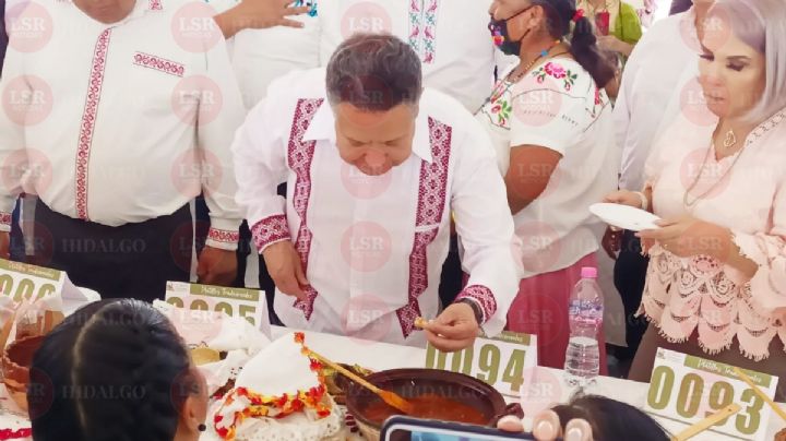 Menchaca da visto bueno a platillos en Santiago de Anaya; “¿viene listo para comer?”