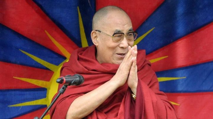 Escándalo del Dalai Lama: reaparece el niño y esto es lo que dijo