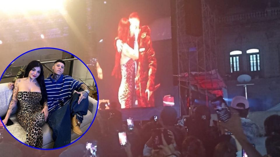 El beso de Santa Fe Klan y Karely Ruiz fue captado por los asistentes al concierto en Monterrey.
