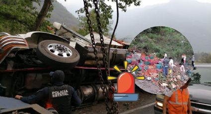 Frente a traileros muertos, así rapiñaron tomates en la Orizaba-Puebla