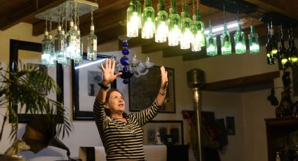 Lámparas con botellas: Frida, xalapeña que hace arte con el reciclaje