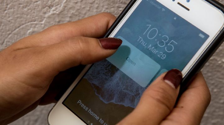 ¿Cómo cambiar el horario equivocado del celular?