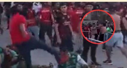 La brutal pelea entre aficionados de Xolos y León que indigna al futbol mexicano: VIDEO