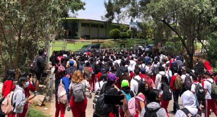 Alumnos toman el Cobaem en Huixquilucan en protesta por casos de acoso sexual