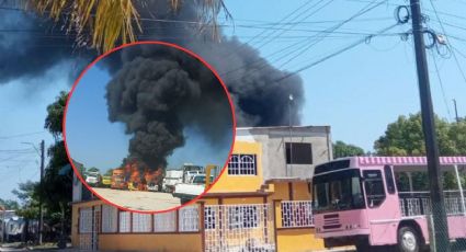 Incendio masivo consume 11 tractocamiones en corralón de Las Choapas, Veracruz