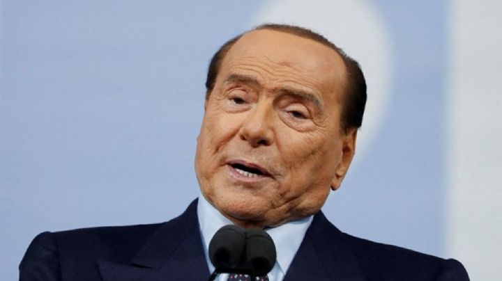 Berlusconi ingresa al hospital para iniciar quimioterapia contra leucemia