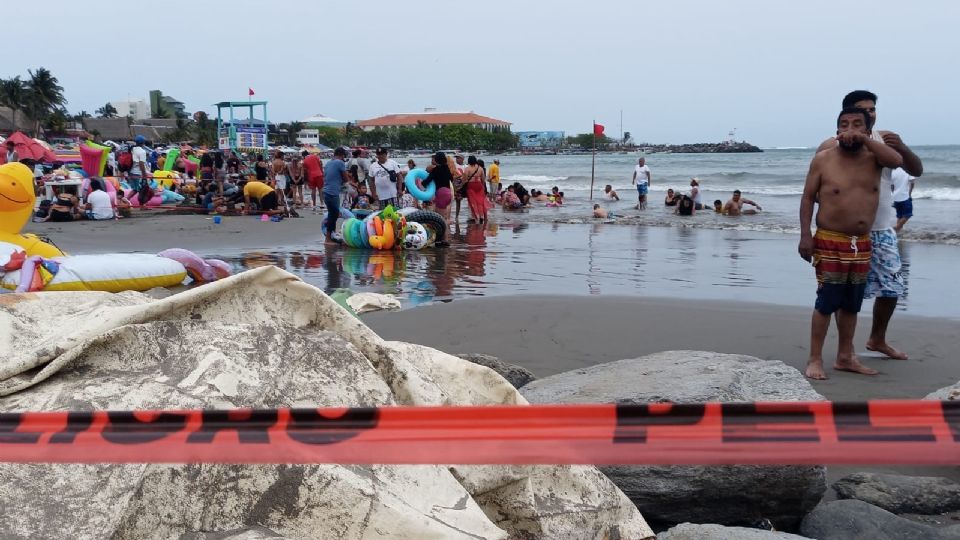 El viento y el oleaje restringió el ingreso al mar, pero pudieron disfrutar de la arena.