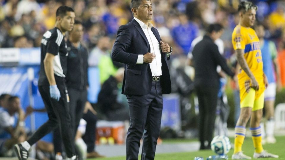 Los felinos anuncian oficialmente que el mexicano es el séptimo entrenador en dejar su puesto en el Clausura 202