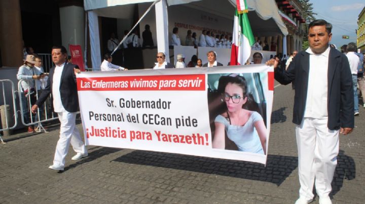 En desfile, CECAN Xalapa exige justicia para Yarazeth, enfermera asesinada